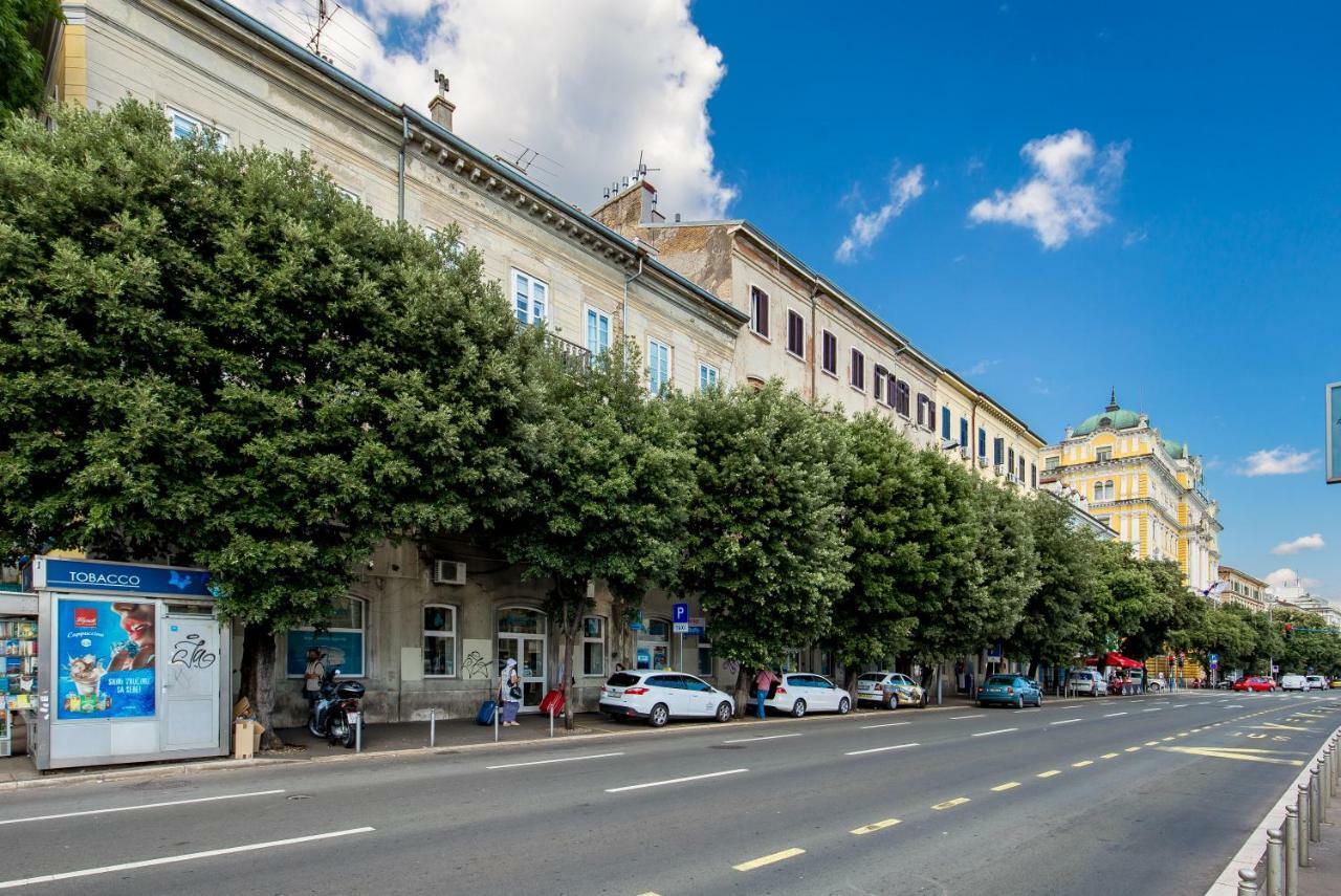 Apartments Carpathia Rijeka Exteriör bild